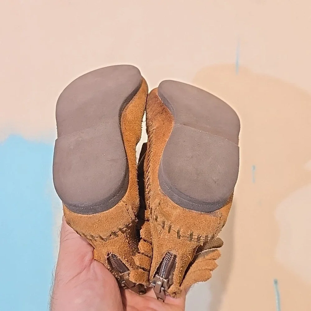 Minnetonka Kids 7 Brown Fringe‎ Moccasins Boots Suede Zip Ankle Stained Shoes